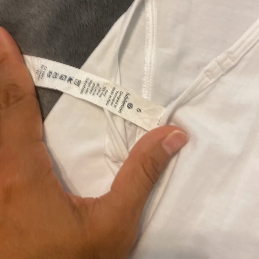 Lululemon - Picture 2 of 3